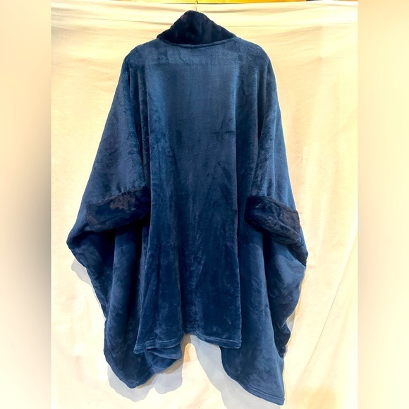 NEW Grand Suites Luxurious Plush Faux Fur wrap - One Size - Picture 5 of 9